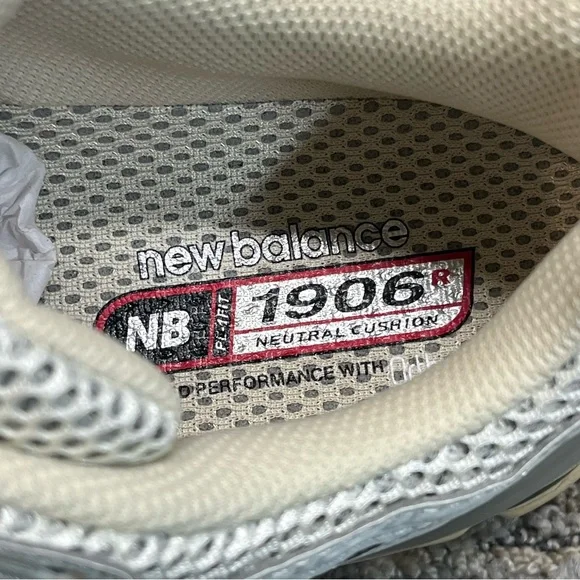 New Balance 1906r white grey mens Sz 8.5 D
